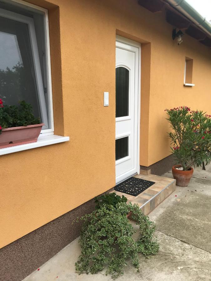 Dália apartman Gyömrő Esterno foto
